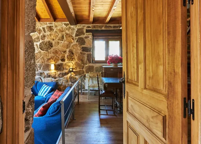 A Escasa Distancia De Avila By Alterhome *