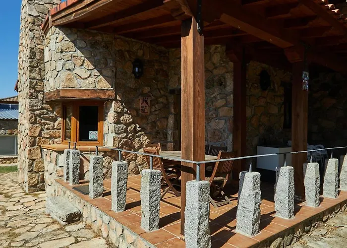 A Escasa Distancia De Avila By Alterhome *